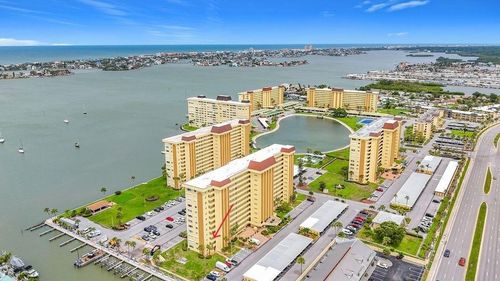 302-4550 Cove Cir, ST PETERSBURG, FL, 33708-2845 | Card Image