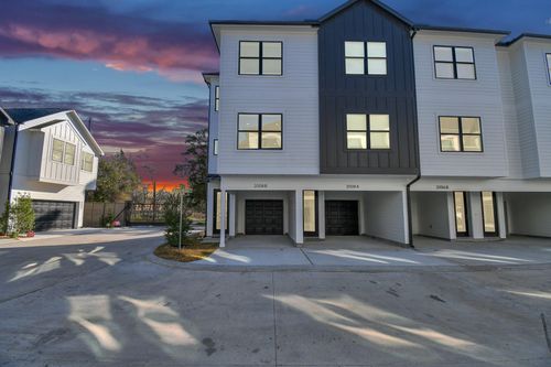 b-2004 Laverne Willow Ln, Houston, TX, 77080-1146 | Card Image