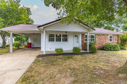 941 Cambridge Dr, Sikeston, MO, 63801-3320 | Card Image