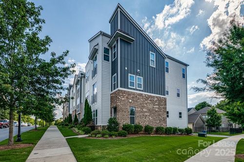 3355 Bending Birch Pl, Charlotte, NC, 28206-1499 | Card Image