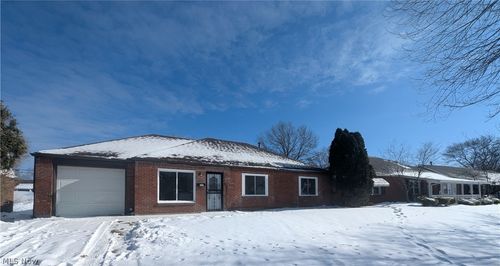 597 Hemlock Dr, Euclid, OH, 44132-2119 | Card Image