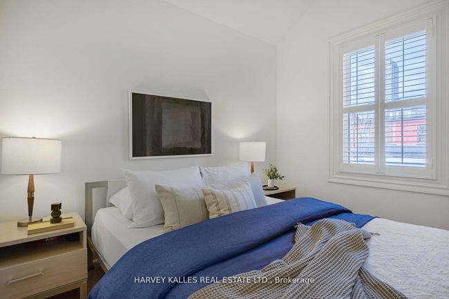 418 Ontario St, House attached with 3 bedrooms, 2 bathrooms and null parking in Toronto ON | Image 34