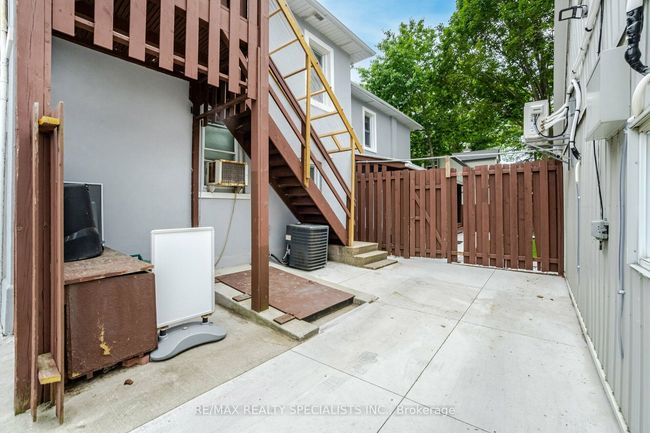 521 Guelph St, Home with 5 bedrooms, 5 bathrooms and 13 parking in Norval ON | Image 10