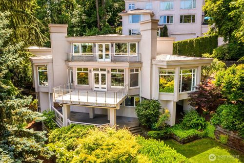 3930 95th Ct Se, Mercer Island, WA, 98040-3743 | Card Image