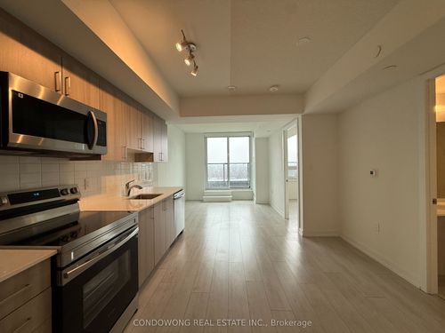 810-556 Marlee Ave, North York, ON, M6B0B1 | Card Image