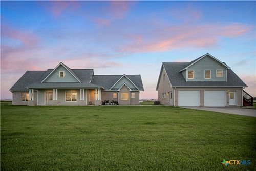 105 Redfish Retreat Dr, Port Lavaca, TX, 77979-6370 | Card Image