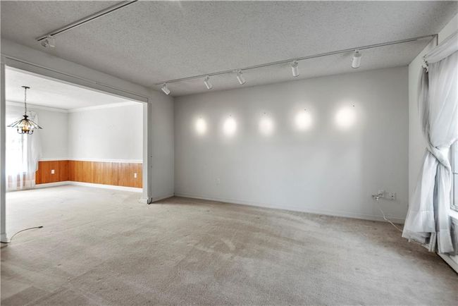 Living Room | Image 7