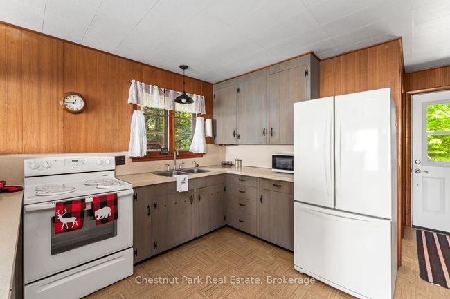 199 Long Point Rd, House other with 2 bedrooms, 1 bathrooms and 4 parking in Utterson ON | Image 16