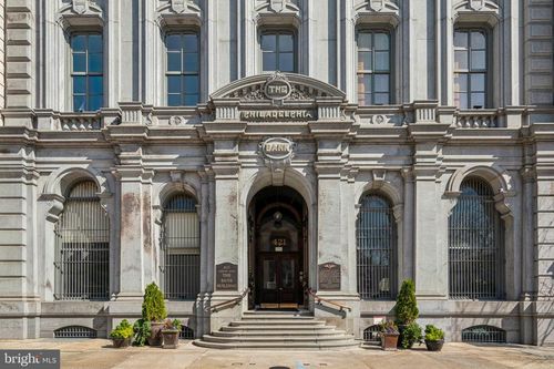 apt-304-421 Chestnut St, PHILADELPHIA, PA, 19106-2415 | Card Image