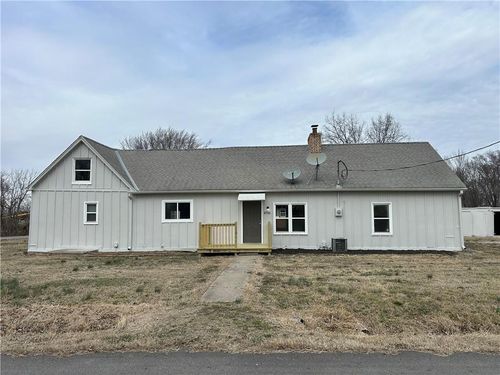 4703 Hifner St, Independence, MO, 64058-2343 | Card Image