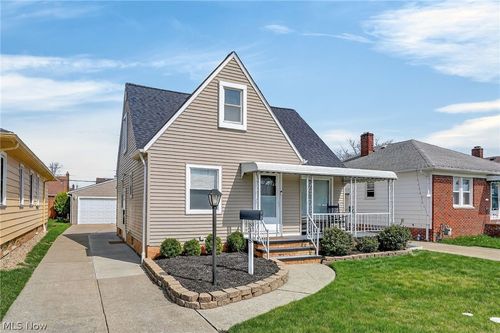 8318 Lanyard Dr, Parma, OH, 44129-4343 | Card Image