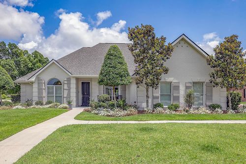 151 Vi Dr, Houma, LA, 70360-7562 | Card Image