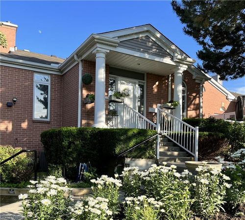 4-341 George St N, Cambridge, ON, N1S4X7 | Card Image