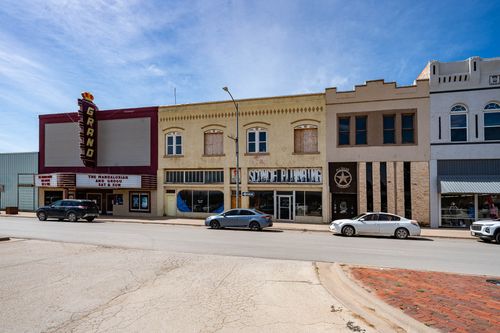 114 E Hamilton St, Stamford, TX, 79553-4613 | Card Image