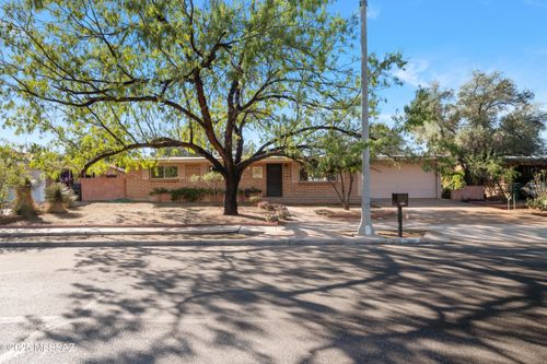 5222 E Rosewood St, Tucson, AZ, 85711-1334 | Card Image
