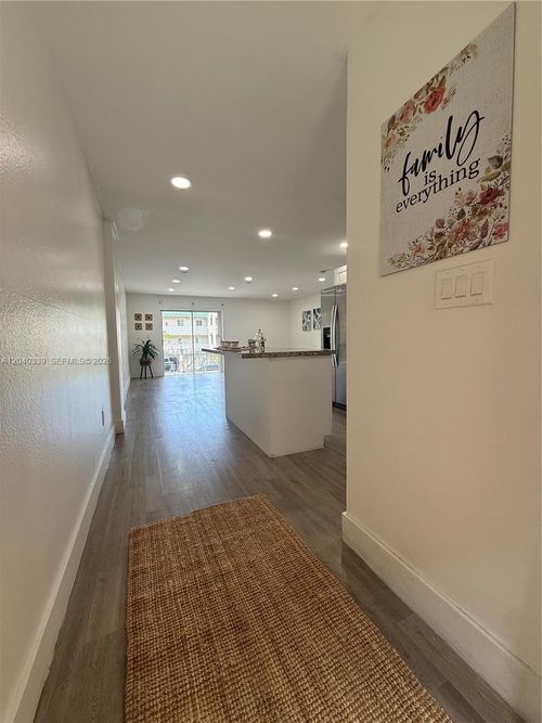 212-6780 W 2nd Ct, Hialeah, FL, 33012-6758 | Card Image