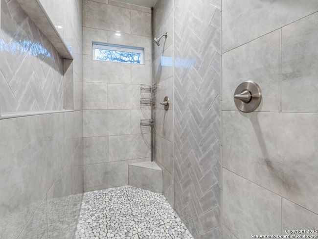 164 Crescent Rdg, House other with 4 bedrooms, 3 bathrooms and null parking in Adkins TX | Image 17