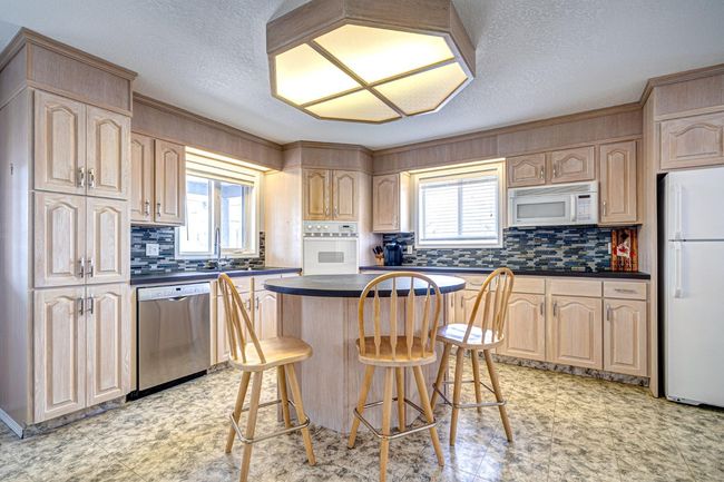 4845 50 Ave, House other with 3 bedrooms, 2 bathrooms and 6 parking in Kitscoty AB | Image 8