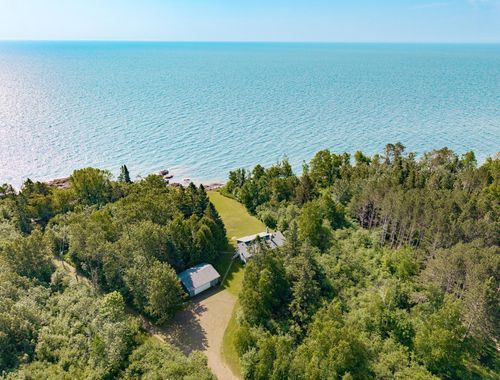 544 Old North Shore Rd, Two Harbors, MN, 55616-4033 | Card Image