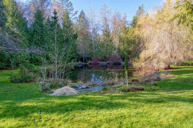 5487 Brooks Road, House other with 4 bedrooms, 4 bathrooms and 6 parking in Halfmoon Bay BC | Image 6