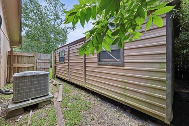 3231 Charles Ave, House other with 3 bedrooms, 2 bathrooms and 2 parking in Groves TX | Image 33