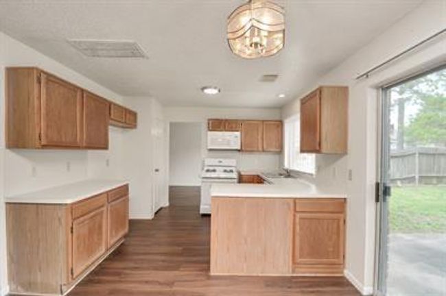 17210 Colony Creek Dr, House other with 4 bedrooms, 3 bathrooms and 2 parking in Spring TX | Image 11