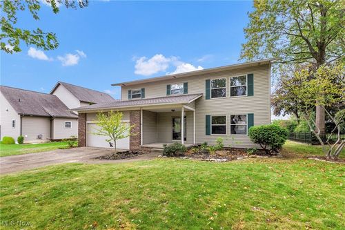 292 Eric Ln, Wadsworth, OH, 44281-9209 | Card Image