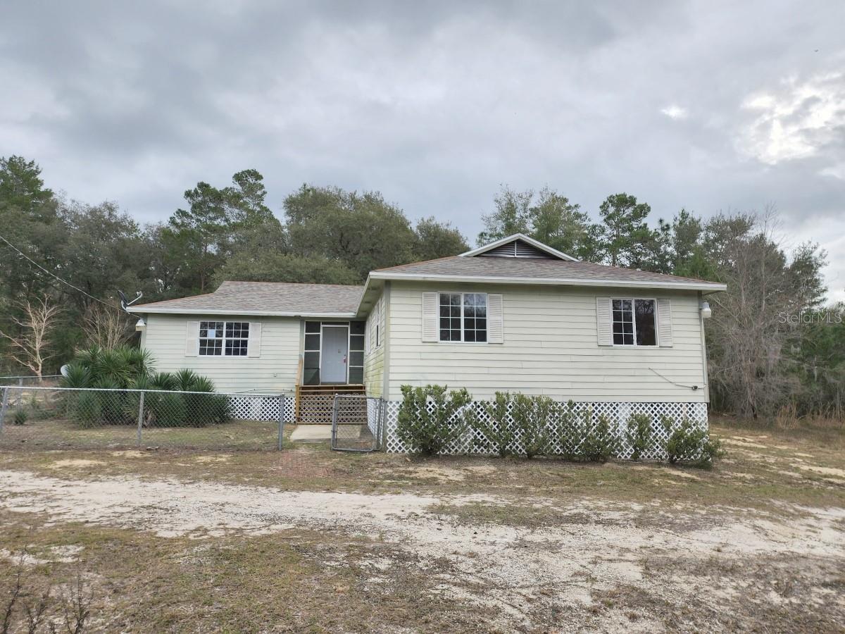 Cue Lake Dr, Hawthorne, FL 32640