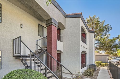 unit-424-950 Seven Hills Dr, Henderson, NV, 89052-4306 | Card Image