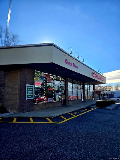 36-40 N Middletown Rd, Nanuet, NY, 10954-2303 | Card Image