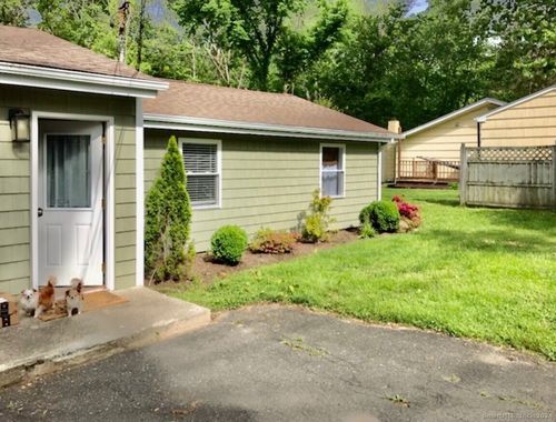 237 Stadley Rough Rd, Danbury, CT, 06811-3235 | Card Image
