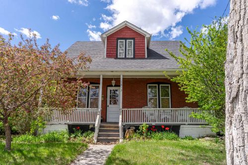 1613 17a St Se, Calgary, AB, T2G3W8 | Card Image