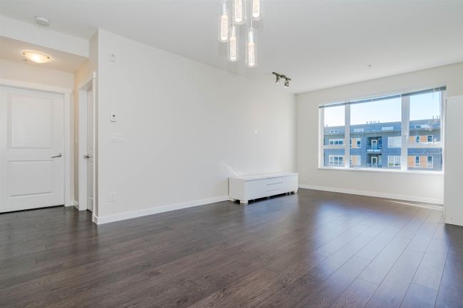 208 - 9168 Slopes Mews, Condo with 2 bedrooms, 1 bathrooms and 1 parking in Burnaby BC | Image 6