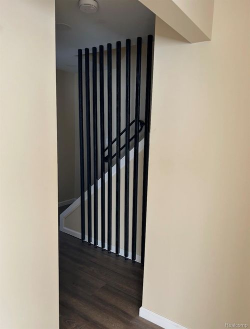 21798 8 1/2 Mile Rd, Southfield, MI, 48075-3857 | Card Image