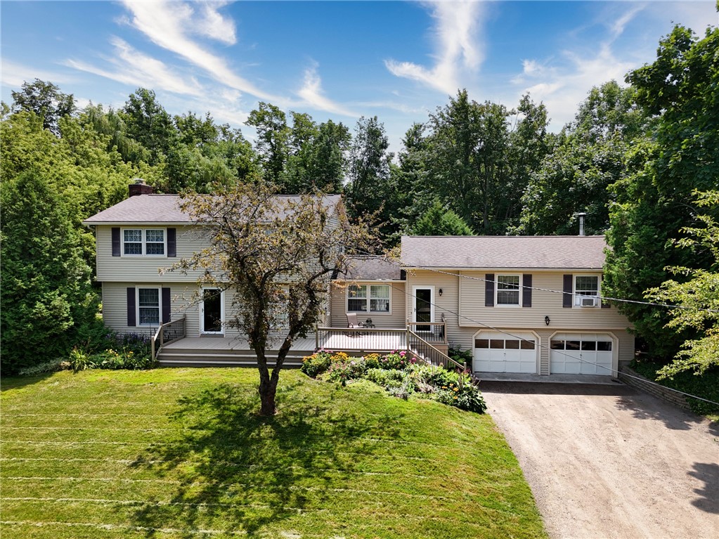 Chapman Dr, Ontario, NY 14519