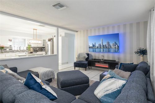 5640-5640 Hayes St, Hollywood, FL, 33021-5165 | Card Image