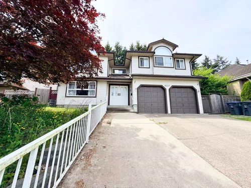 upper-level-82xx 167a Street, Surrey, BC, V4N3H5 | Card Image