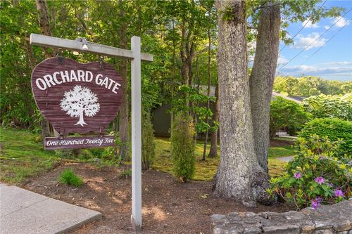 unit-5c-125 Smith Ave, Greenville, RI, 02828-1637 | Card Image