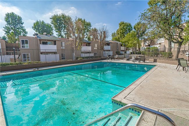 UNIT-237 - 10331 Lindley Ave, Condo with 2 bedrooms, 2 bathrooms and 2 parking in Porter Ranch CA | Image 18