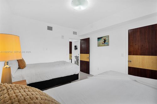 9-1025 94th St, Bay Harbor Islands, FL, 33154-2378 | Card Image