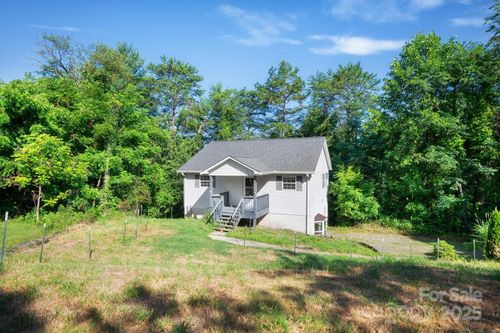 42 Anna Glenn Ln, Weaverville, NC, 28787-8464 | Card Image