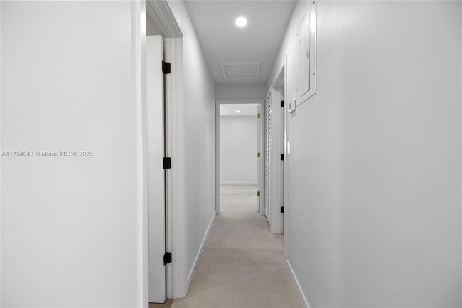 211 Sw 14 Th St, House other with 3 bedrooms, 2 bathrooms and null parking in Pompano Beach FL | Image 13