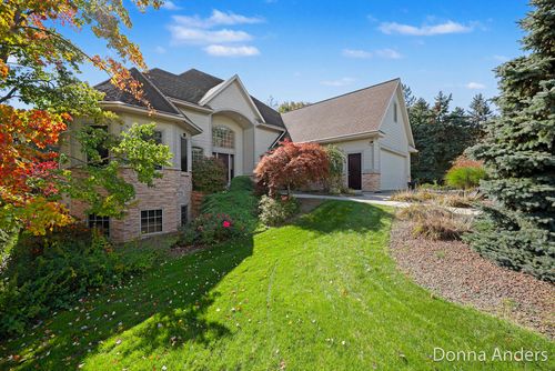 6859 Chandler Woods Dr, Belmont, MI, 49306-8847 | Card Image