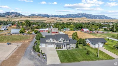 8861 S 100 W, House other with 6 bedrooms, 4 bathrooms and 3 parking in Paradise UT | Image 2