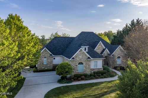 105 Strawberry Field Dr, Johnson City, TN, 37604-8619 | Card Image