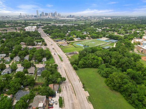 654 S Corinth Street Rd, Dallas, TX, 75203-3644 | Card Image