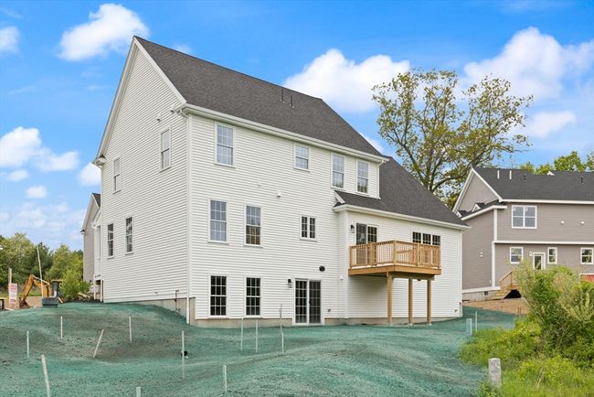 UNIT-3 - 66 Parish Rd, House other with 4 bedrooms, 3 bathrooms and 2 parking in Georgetown MA | Image 5