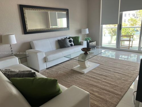 3x-3801 S Ocean Dr, Hollywood, FL, 33019-2902 | Card Image