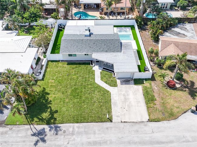 1990 Ne 35 Th St, House other with 3 bedrooms, 2 bathrooms and null parking in Lighthouse Point FL | Image 32