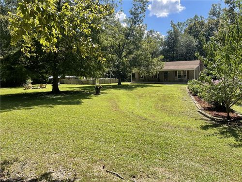9225 Ellis Rd, Spring Grove, VA, 23881-8966 | Card Image